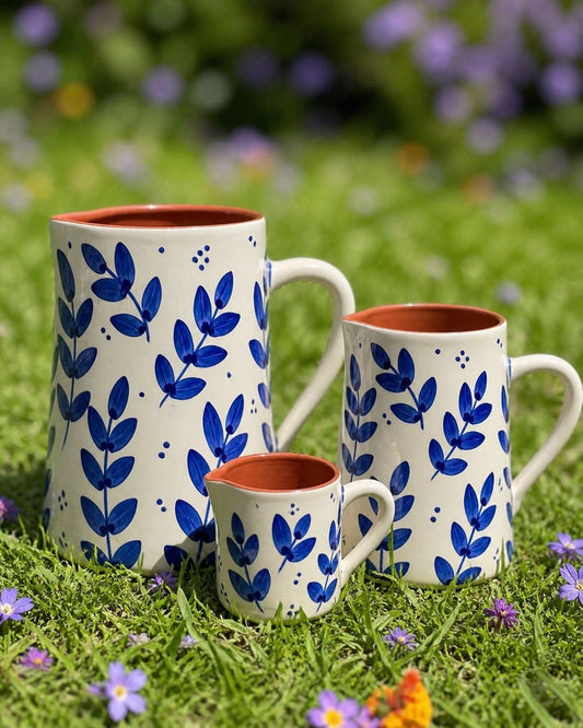 Blue leaf pitcher \ Pichet à feuilles bleues