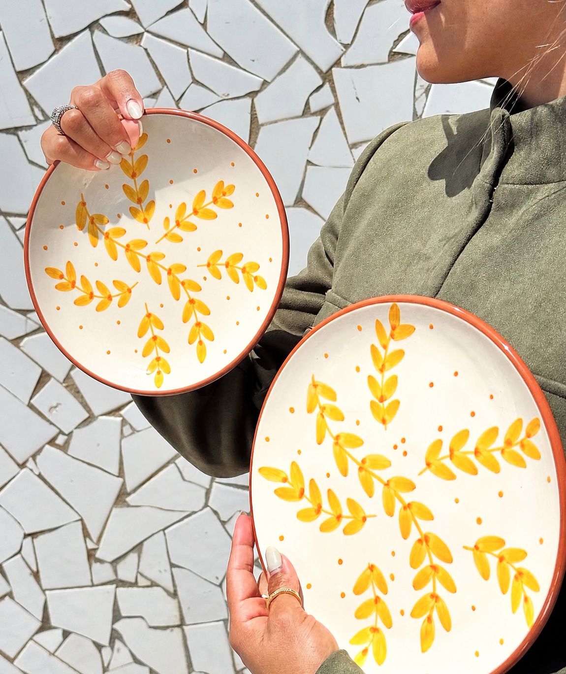 Yellow leaf plate \ Assiette en feuille jaune